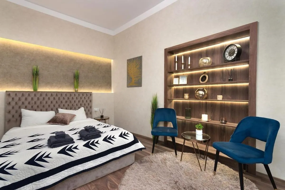 Contemporary Hidden Gem Art-Deco Residence Budapest